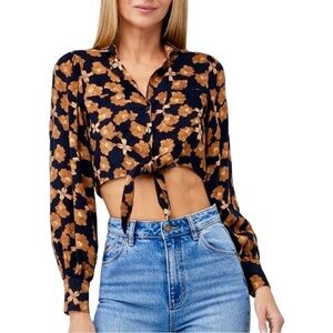 MINK PINK, NWT, NOUR TIE CROPPED SHIRT. BUTTON DOWN, LONG SLEEVE. SIZE XS
